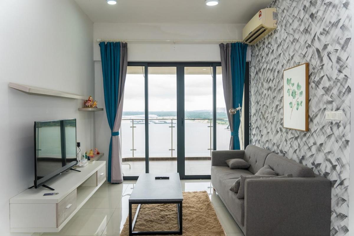 Pangsapuri Bay Laurel Sunset Full Seaview Beach Kids Zone *